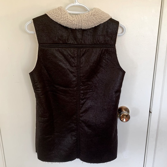 H&M L.O.G.G XS faux Sherpa faux suede vest - Picture 3 of 5